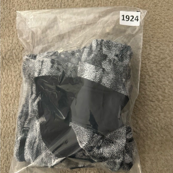 Lululemon Speed Tight V Power Luxtreme Hazy Days Black White / Black Size 10 - Picture 10 of 10